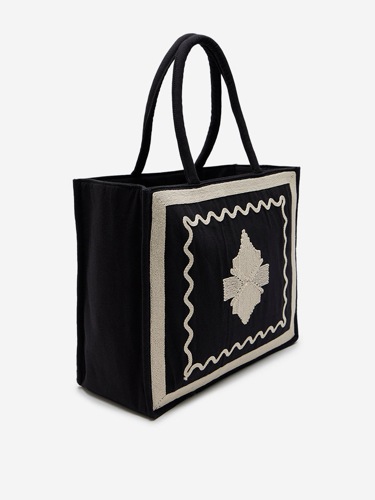 Westside Accessories Black & White Embroidered Hand Bag