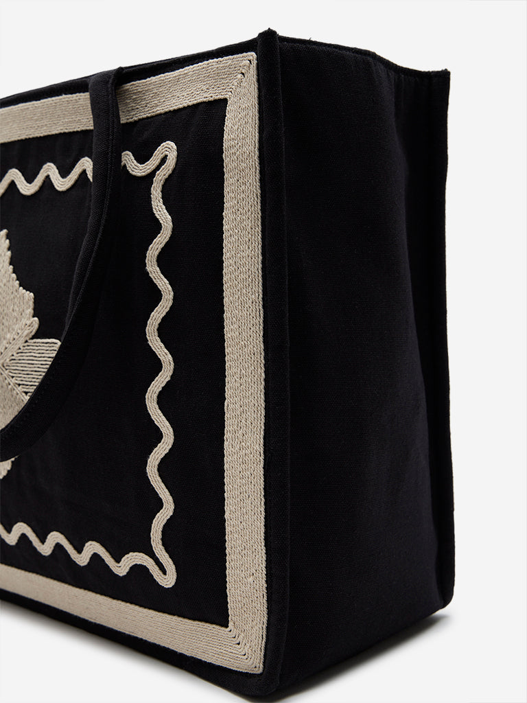 Westside Accessories Black & White Embroidered Hand Bag