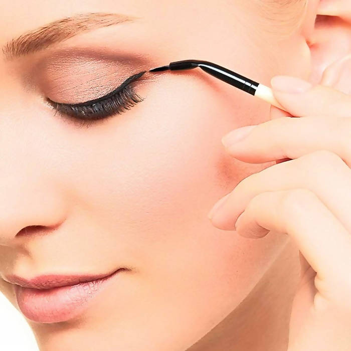 Oriflame Precision Angled Eyeliner Brush