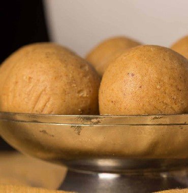 Almond House Goundh Laddu 500g - Vamzn#