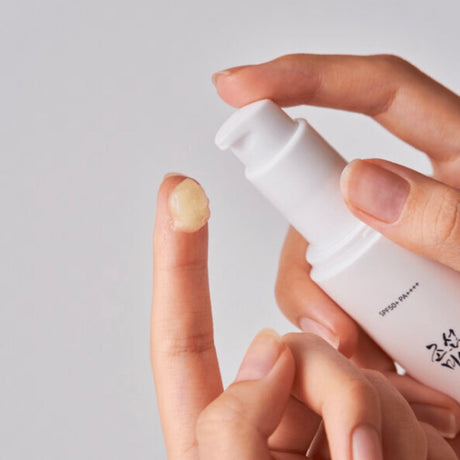 Beauty of Joseon Ginseng Moist Sun Serum SPF 50+ PA++++ - Korean Skincare - Vamzn#